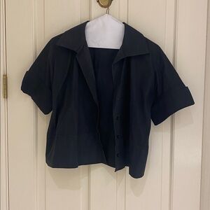 Julia Amory. Black Short Sleeve Button-Up Shirt. Sz xs